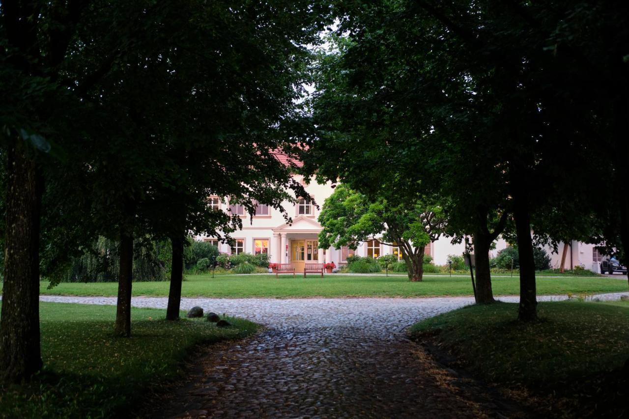 Relais & Chateaux Gutshaus Stolpe Hotel Stolpe an der Peene Kültér fotó