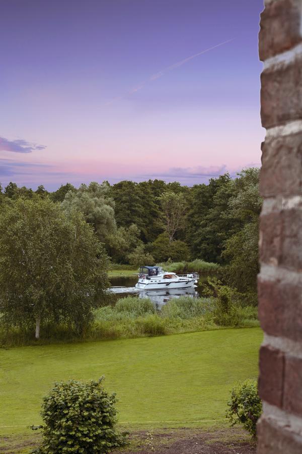 Relais & Chateaux Gutshaus Stolpe Hotel Stolpe an der Peene Kültér fotó